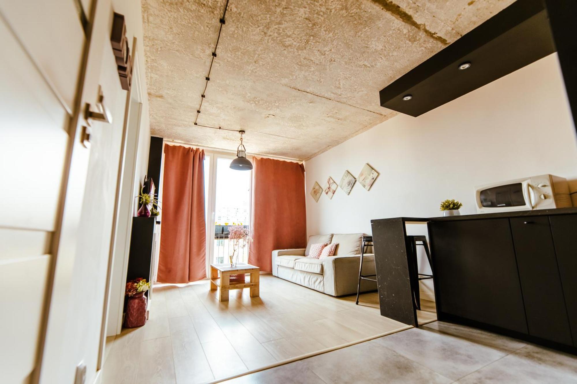 Industrial 9Th Floor Central Apartment With Balcony And Views Varsovie Extérieur photo